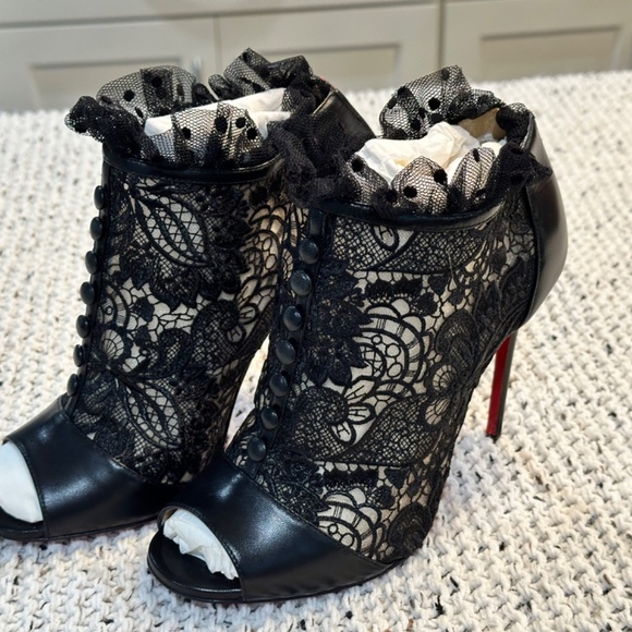 Christian Louboutin Henrietta Lace Peep Toe - Picture 2 of 5